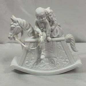Department 56 Winter Silhouettes white Porcelain Figurine-Music Box